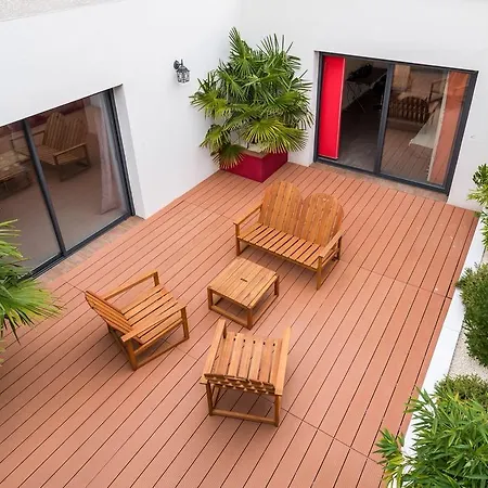 Host Lyon - Patio Villa *