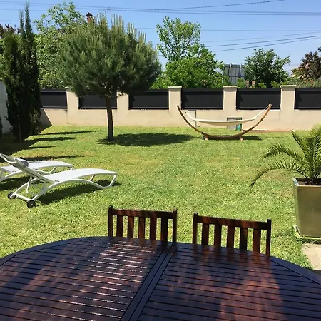 Villa Host Lyon - Patio Jonage